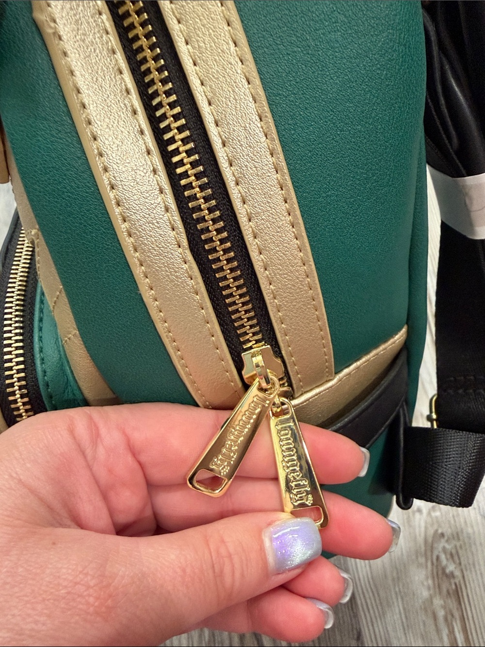 NWT Loungefly Marvel Loki Helmet Mini Backpack in Metallic Gold, Green & Black - Picture 11 of 11